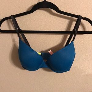 32DD push up bra